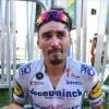 Julian Alaphilippe remporte la deuxième étape du Tour de France, le 30 août 2020 à Nice. Emu, le nouveau Maillot jaune a dédié sa victoire à son père, disparu fin juin 2020. 