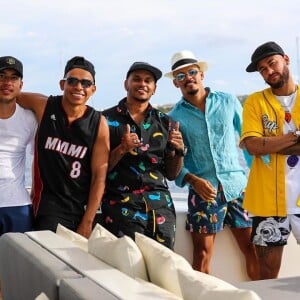 Neymar lors de leurs vacances à Ibiza en août 2020. Le joueur du PSG a été testé positif au Covid-19.