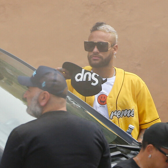 Neymar Jr passe des vacances avec son fils Davi Lucca da Silva Santos et des amis sous le soleil de Formentera, le 30 août 2020.