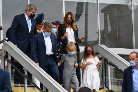 Le maire de La Baule Franck Louvrier, sa femme Sophie Jolivet, Nicolas Sarkozy, sa femme Carla Bruni, leur fille Giulia avec une amie - Mariage du maire de La Baule, Franck Louvrier (ex-conseiller en communication du Président de la République N.Sarkozy) avec Sophie Jolivet à l'hôtel de Ville de La Baule, France, le 5 septembre 2020. © Sébastien Valiela/Bestimage