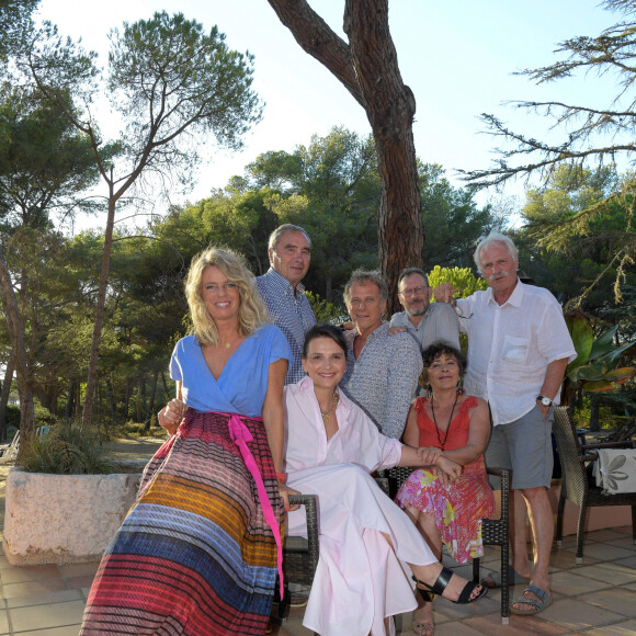 Exclusif - Alice Audouin, André de Marco (Fondation Hulot), François Victor (directeur Parc Naturel Port Cros), Marie-Monique Robin, Charles Berling, Juliette Binoche (la présidente) et Yann-Arthus Bertrand - La première édition du "Porquerolles film festival" consacré à l'environnement et présidé par l'actrice Juliette Binoche a récompensé le film "Dark water". La première édition du " Porquerolles Film Festival " s'est tenue du 8 juillet au 27 août 2020. © Patrick Carpentier / Bestimage