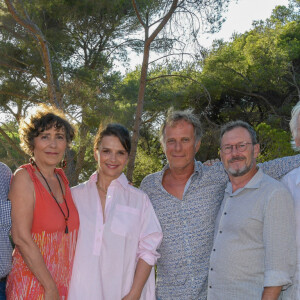 Exclusif - Alice Audouin, André de Marco (Fondation Hulot), François Victor (directeur Parc Naturel Port Cros), Marie-Monique Robin, Charles Berling, Juliette Binoche (la présidente) et Yann-Arthus Bertrand - La première édition du "Porquerolles film festival" consacré à l'environnement et présidé par l'actrice Juliette Binoche a récompensé le film "Dark water". La première édition du " Porquerolles Film Festival " s'est tenue du 8 juillet au 27 août 2020. © Patrick Carpentier / Bestimage