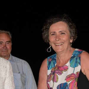 André de Marco (Fondation Hulot), François Victor (directeur Parc Naturel Port Cros), Marie-Monique Robin et Juliette Binoche - La première édition du "Porquerolles film festival" consacré à l'environnement et présidé par l'actrice Juliette Binoche a récompensé le film "Dark water" le 27 août 2020. © Patrick Carpentier / Bestimage