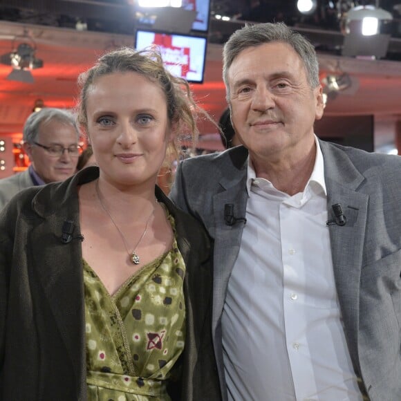 Daniel Auteuil et sa fille Aurore - Enregistrement de l'emission "Vivement Dimanche" a Paris, en 2013.