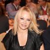 Info du 21.01.2020 Pamela Anderson s'est mariée en secret avec Jon Peters, un producteur. L'actrice de 52 ans a épousé en secret Jon Peters, un producteur de 74 ans.
