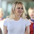 Exclusif - Pamela Anderson arrive à Gold Coast en Australie pour tourner une publicité le 25 novembre 2019.