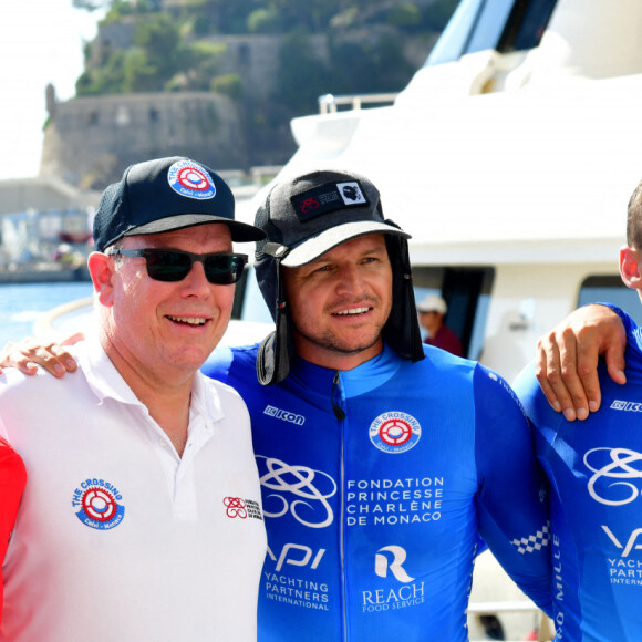 Brandon Green, Mathew Bennett , la princesse Charlène de Monaco, le prince Albert II de Monaco, Gareth Wittstock, Jérôme Fernandez, Kevin Crovetto, David Tanner - La famille princière de Monaco à l'arrivée de la 3ème édition de la course "The Crossing : Calvi-Monaco Water Bike Challenge". Monaco, le 13 septembre 2020. © Bruno Bebert/Bestimage