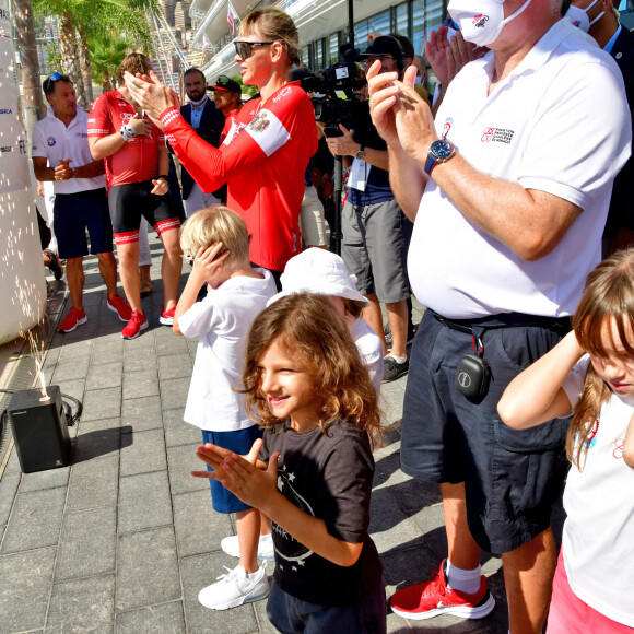 La princesse Charlène de Monaco, le prince Albert II de Monaco, le prince Jacques de Monaco, et la princesse Gabriella de Monaco - La famille princière de Monaco à l'arrivée de la 3ème édition de la course "The Crossing : Calvi-Monaco Water Bike Challenge". Monaco, le 13 septembre 2020. © Bruno Bebert/Bestimage