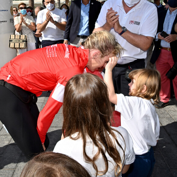 La princesse Charlène de Monaco, le prince Albert II de Monaco, le prince Jacques de Monaco et la princesse Gabriella de Monaco - La famille princière de Monaco à l'arrivée de la 3ème édition de la course "The Crossing : Calvi-Monaco Water Bike Challenge". Monaco, le 13 septembre 2020. © Bruno Bebert/Bestimage