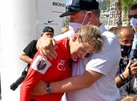Charlene de Monaco épuisée dans les bras d'Albert après son exploit en mer