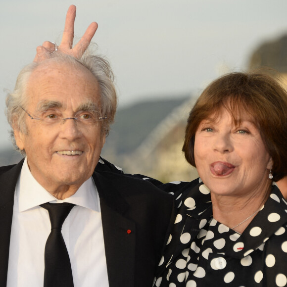 Michel Legrand et sa femme Macha Méril lors de la soirée de clôture du 29ème Festival de Cabourg à Cabourg, le 13 juin 2015. 