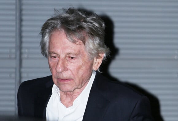 Roman Polanski quitte l'avant-première du film "J'accuse" au cinéma UGC Normandie entouré de 5 gardes du corps à Paris.