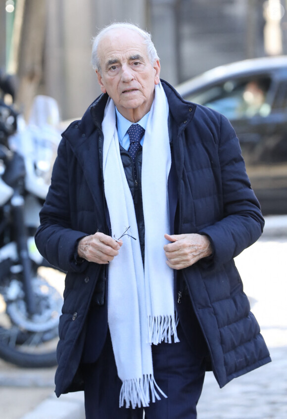 Jean-Pierre Elkabbach - Obsèques du journaliste, animateur de télévision et animateur de radio français Philippe Gildas en la salle de la Coupole au crématorium du cimetière du Père-Lachaise à Paris, France, le 5 novembre 2018. 