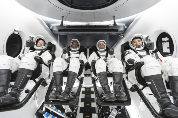 Les astronautes Shannon Walker, Victor Glover, Mike Hopkins et Soichi Noguchi, le 14 août 2020.