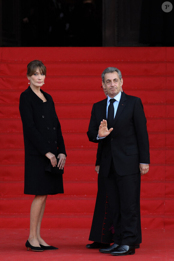 Nicolas Sarkozy et sa femme Carla Bruni - Arrivées en l'église Saint-Sulpice pour les obsèques de l'ancien président de la République Jacques Chirac à Paris. Un service solennel sera présidé par le président de la République. Le 30 septembre 2019 © Stéphane Lemouton / Bestimage 