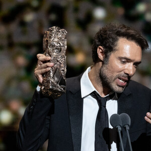 Nicolas Bedos, César du meilleur scénario original pour La Belle Époque lors de la 45ème cérémonie des César à la salle Pleyel à Paris le 28 février 2020 © Olivier Borde / Dominique Jacovides / Bestimage