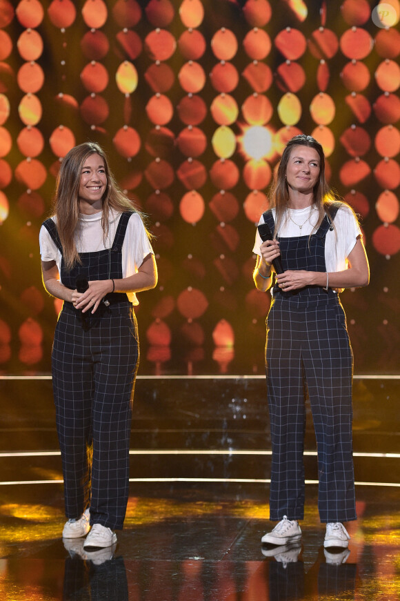 Les Frangines (Anne Coste et Jacinthe Madelin) - Enregistrement de l'émission "300 Choeurs chantent Dassin" à Paris, le 15 septembre 2020 et diffusé le 16 octobre 2020. © Tiziano Da Silva / Bestimage