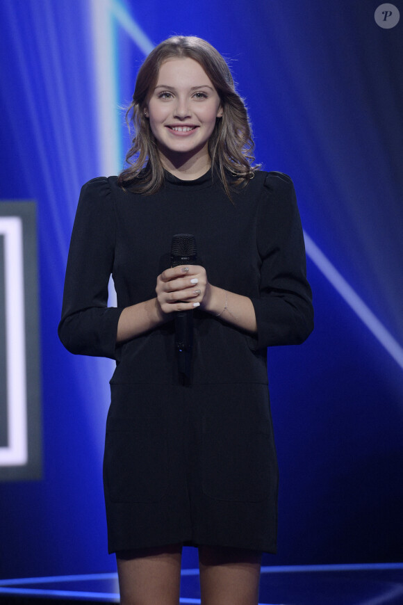 La chanteuse Carla - Enregistrement de l'émission "300 Choeurs chantent Dassin" à Paris, le 15 septembre 2020 et diffusé le 16 octobre 2020. © Tiziano Da Silva / Bestimage