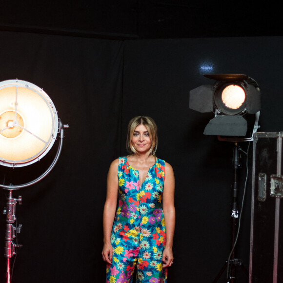 Julie Zenatti - Backstage de l'enregistrement de l'émission "300 Choeurs chantent Dassin" à Paris, le 15 septembre 2020 et diffusé le 16 octobre 2020. © Tiziano Da Silva / Bestimage