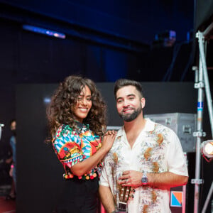 Amel Bent et Kendji Girac - Backstage de l'enregistrement de l'émission "300 Choeurs chantent Dassin" à Paris, le 15 septembre 2020 et diffusé le 16 octobre 2020. © Tiziano Da Silva / Bestimage