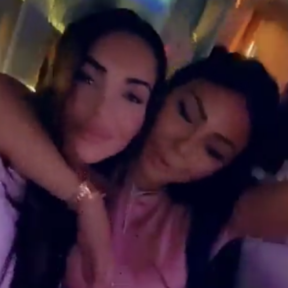 Nabilla et Maeva Ghennam en soirée ensemble à Dubaï - Snapchat