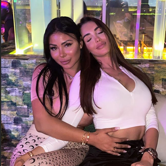 Nabilla et Maeva Ghennam en soirée ensemble à Dubaï - Snapchat