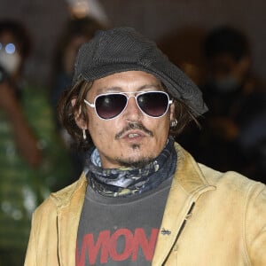 Johnny Depp arrive à l'hôtel Maria Cristina pour le festival international du film de Saint-Sébastien (Donostia) le 19 septembre 2020. Il produit le documentaire Crock of Gold - A Few Rounds with Shane MacGowan. 