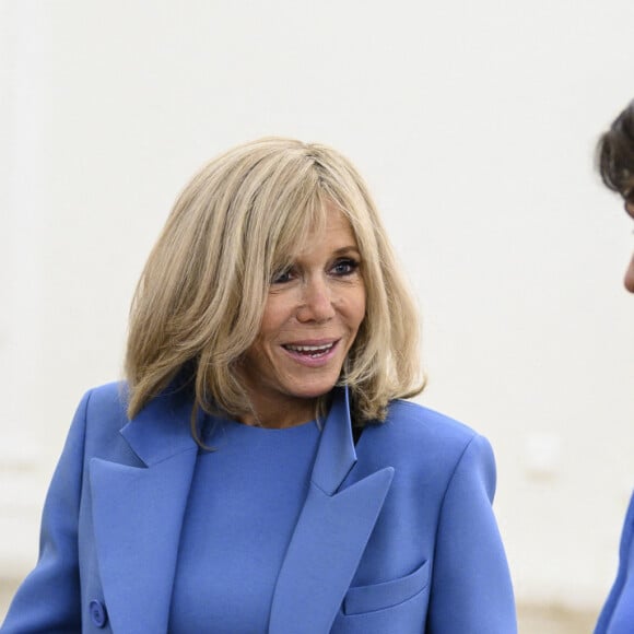 Le président français Emmanuel Macron et sa femme Brigitte Macron rencontrent le président lituanien Gitanas Nauseda et sa femme Diana Nausediene avant une réunion au palais présidentiel de Vilnius, en Lituanie, le 28 septembre 2020. © Eliot Blondet / Pool / Bestimage 