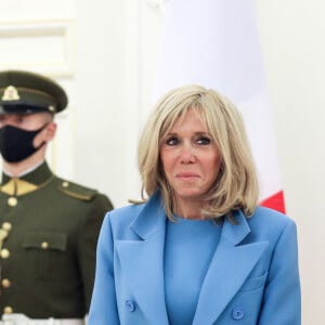 Le président de la république, Emmanuel Macron accompagné de la première dame Brigitte Macron et Gitanas Nauseda, président de la république de Lithuaine, au palais présidentiel, Vilnius, Lituanie, le 28 septembre 2020. © Stéphane Lemouton / Bestimage 