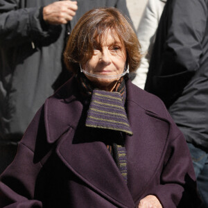 Macha Méril - Sorties des obsèques de Michael Lonsdale en l'église Saint-Roch à Paris le 1er octobre 2020.