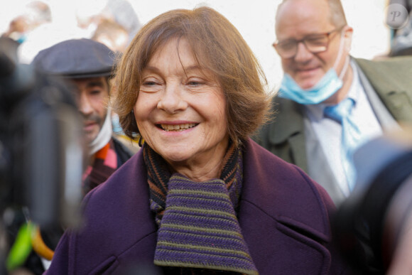 Macha Méril - Sorties des obsèques de Michael Lonsdale en l'église Saint-Roch à Paris le 1er octobre 2020.  