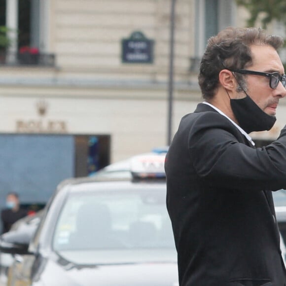 Exclusif - Nicolas Bedos - Sorties de la messe hommage à Jean-Loup Dabadie en l'église Saint-Germain-des-Prés à Paris le 23 septembre 2020. 