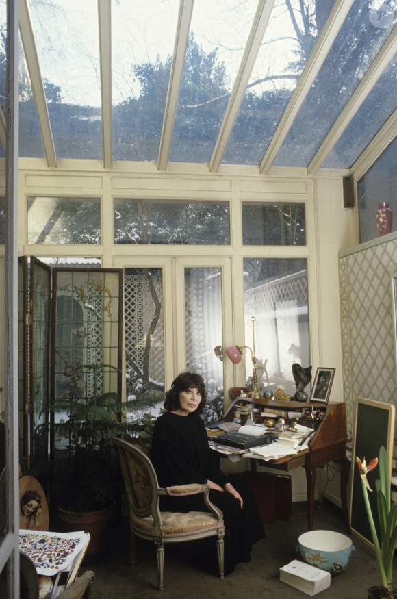 Archives - En France, à Paris, Juliette GRECO chez elle