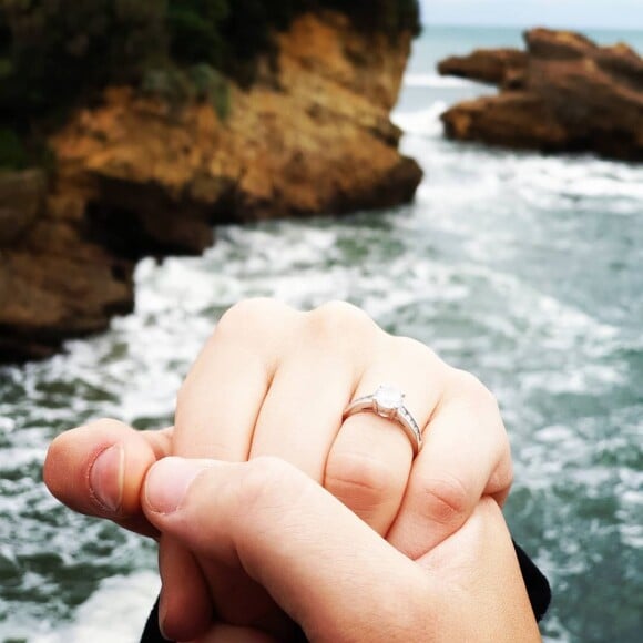 Elea, la fiancée d'Aubin de "Koh-Lanta 2020" dévoile sa bague de fiançailles, le 3 octobre, sur Instagram
