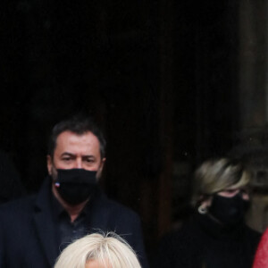 Brigitte Macron et son chef de cabinet Tristan Bromet - Sorties des obsèques de Juliette Gréco en l'église Saint-Germain-des-Prés. Le 5 octobre 2020 © Jacovides-Moreau / Bestimage 