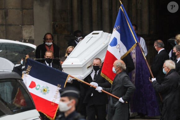 Sorties des obsèques de Juliette Gréco en l'église Saint-Germain-des-Prés. Le 5 octobre 2020 © Jacovides-Moreau / Bestimage 