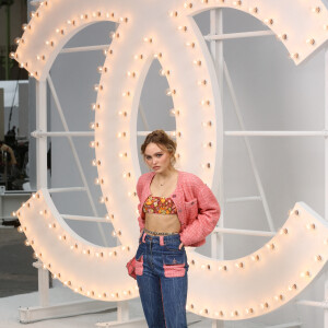 Lily-Rose Depp - Photocall Chanel pendant la fashion week de Paris. Le 6 octobre 2020. @Jerome Domine/ABACAPRESS.COM