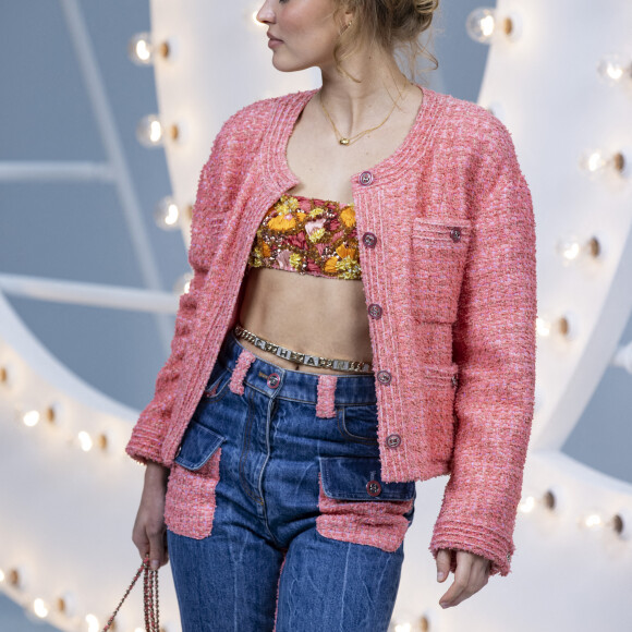 Lily-Rose Depp - Photocall du défilé de mode prêt-à-porter printemps-été 2021 "Chanel" au Grand Palais à Paris. Le 6 octobre 2020. © Olivier Borde / Bestimage