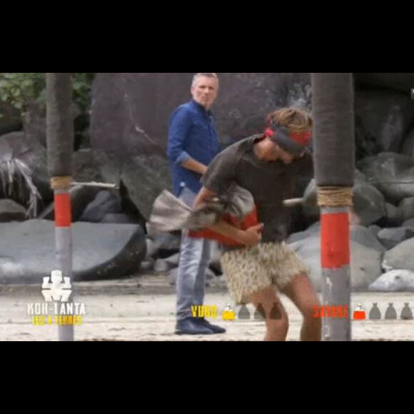 Brice se prend un poteau dans Koh-Lanta, les 4 Terres