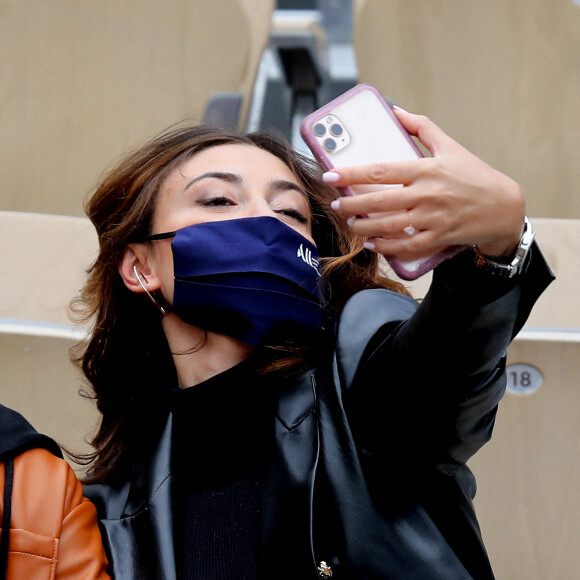 Rachel Legrain-Trapani et son compagnon Valentin Léonard dans les tribunes du tournoi de tennis des Interrnationaux de Roland Garros à Paris. Le 3 octobre 2020 © Dominique Jacovides / Bestimage
