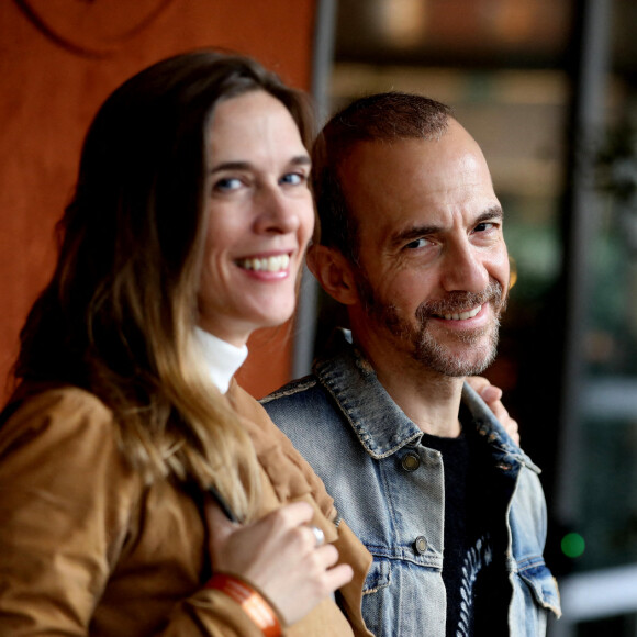 Calogero et sa compagne Marie Bastide au village des internationaux de tennis de Roland Garros le jour de la finale homme Nadal / Djokovic à Paris, octobre 2020. © Dominique Jacovides / Bestimage