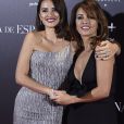 Penelope Cruz et sa soeur Monica Cruz à la première de "The Queen of Spain" à Madrid, le 24 novembre 2016   