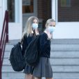 L'infante Sofia d'Espagne et La princesse Leonor arrivent à l'école Santa Maria de Los Rosales à Madrid pour la rentrée des classes. Elles sont masquées pour faire face à l'épidémie de Coronavirus (COVID-19). Le 11 septembre 2020.