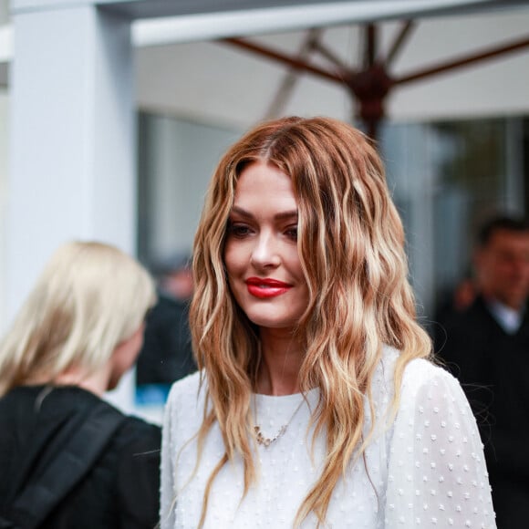 Caroline Receveur - Célébrité sur la Croisette lors du 72ème Festival International du Film de Cannes, le 19 mai 2019.