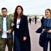 Jonathan Cohen, Doria Tillier et Camille Chamoux lors du photocall pour la série "La Flamme" lors du festival Canneseries à Cannes le 9 octobre 2020. © Bruno Bebert / Bestimage