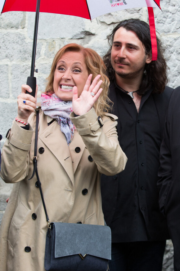 Lara Fabian et son mari Gabriel Di Giorgio assistent à la ducasse de Mons le 22 mai 2016 