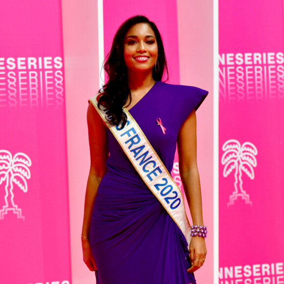 Clémence Botino, Miss France 2020, durant la soirée d'ouverture de Canneseries saison 3 au Palais des Festivals à Cannes, le 9 octobre 2020. Canneseries se déroule du 9 au 14 octobre avec des mesures sanitaires importantes dues au COVID-19. © Bruno Bebert / Bestimage