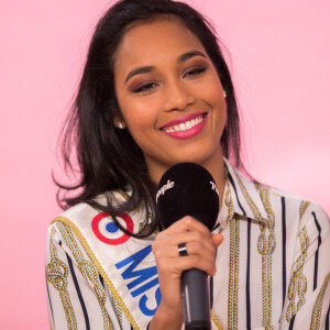 Exclusif - Rendez-vous avec Miss France 2020, Clémence Botino dans les locaux de Webedia lors d'une interview pour Purepeople à Levallois-Perret le 29 janvier 2020. © Tiziano da Silva/Bestimage