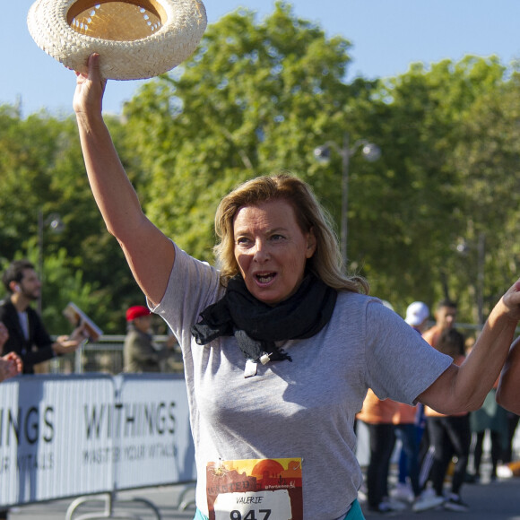 Valérie Trierweiler court avec l'association Dune d'Espoir avec Solenne - 23ème édition de la course "La Parisienne" à Paris le 8 septembre 2019. © Pierre Perusseau/Bestimage