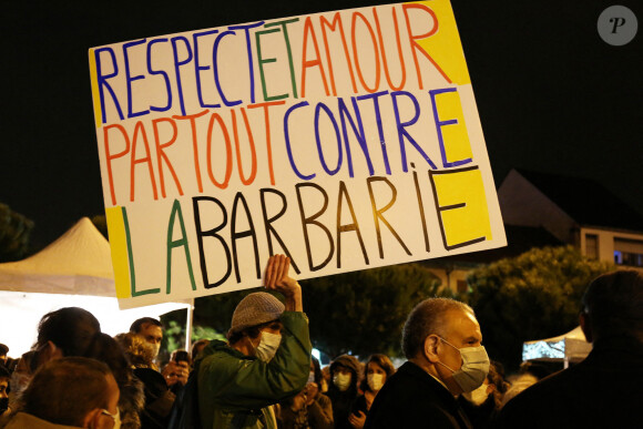 Marche Blanche en hommage à Samuel Paty, l'enseignant assassiné par un islamiste près du collège de l'Aulne à Conflans-Sainte-Honorine. Le 20 octobre 2020. © Panoramic / Bestimage 